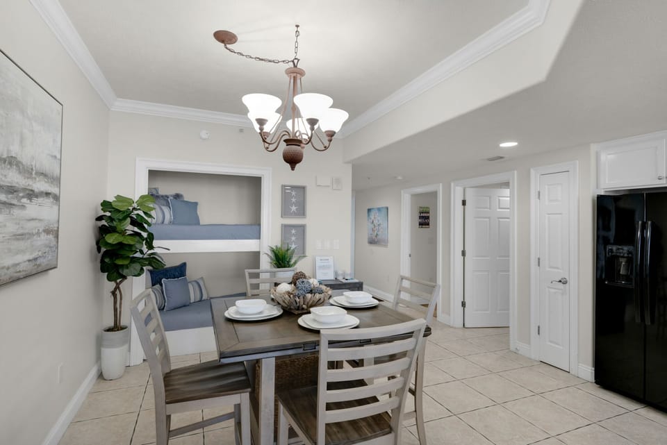 Condo, Multiple Beds, Pool Access | Dining