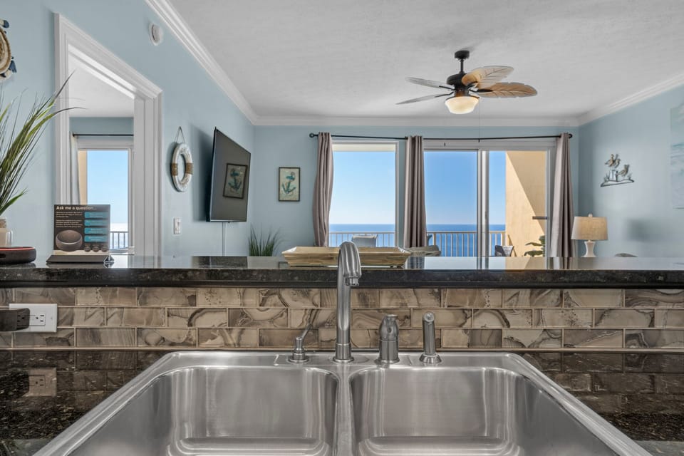Condo, Multiple Beds, Pool Access | Private kitchen | Coffee/tea maker, fridge, microwave, oven