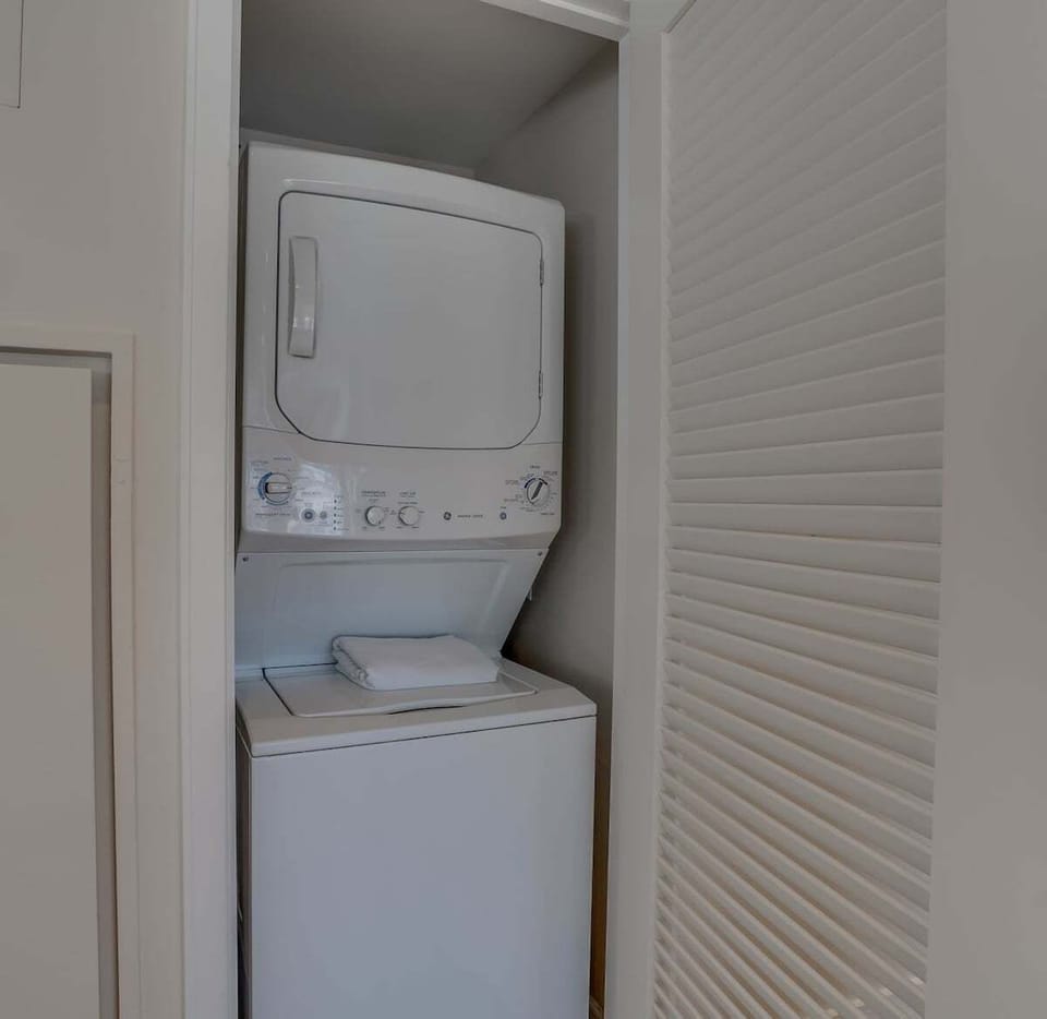 2 Bedroom Apartment located in Washington Dcâs Penn Quarter. 2 Apts by RedAwning Apartment in District of Columbia