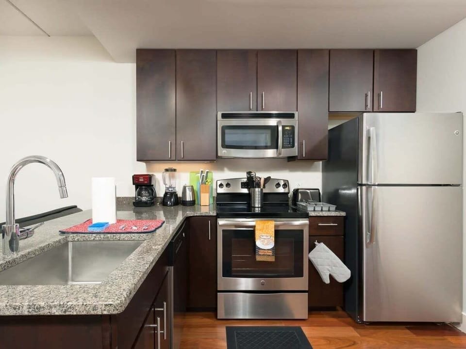 Apartment, 2 Bedrooms | Private kitchen | Coffee/tea maker, fridge, oven, toaster
