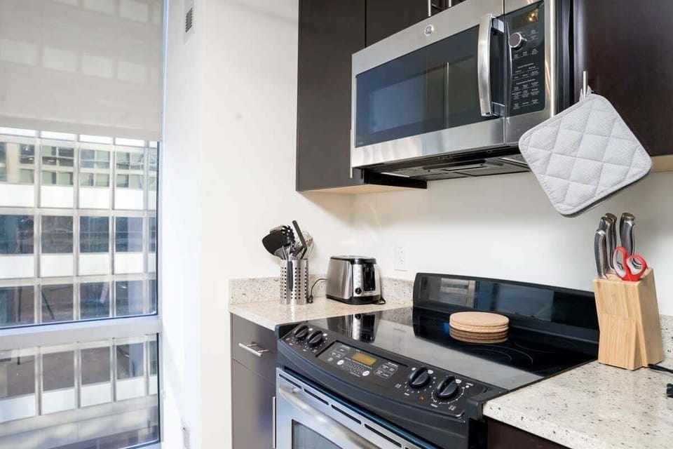 Apartment, 2 Bedrooms | Private kitchen | Coffee/tea maker, fridge, microwave, oven