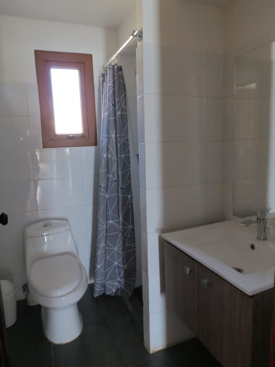 Exclusive Apartment | Bathroom | Shower, hair dryer, towels
