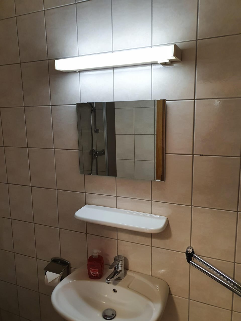 Basic Single Room, Ensuite, City View | Bathroom
