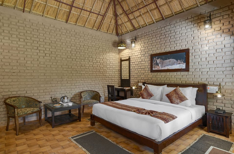 Traditional Cottage | Premium bedding, desk, iron/ironing board (on request), bed sheets