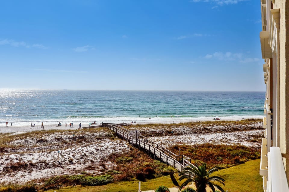 Destin on the Gulf 501 is a Beautiful Gulf Front 5th Floor with Free Beach Service by RedAwning Apartment in Destin
