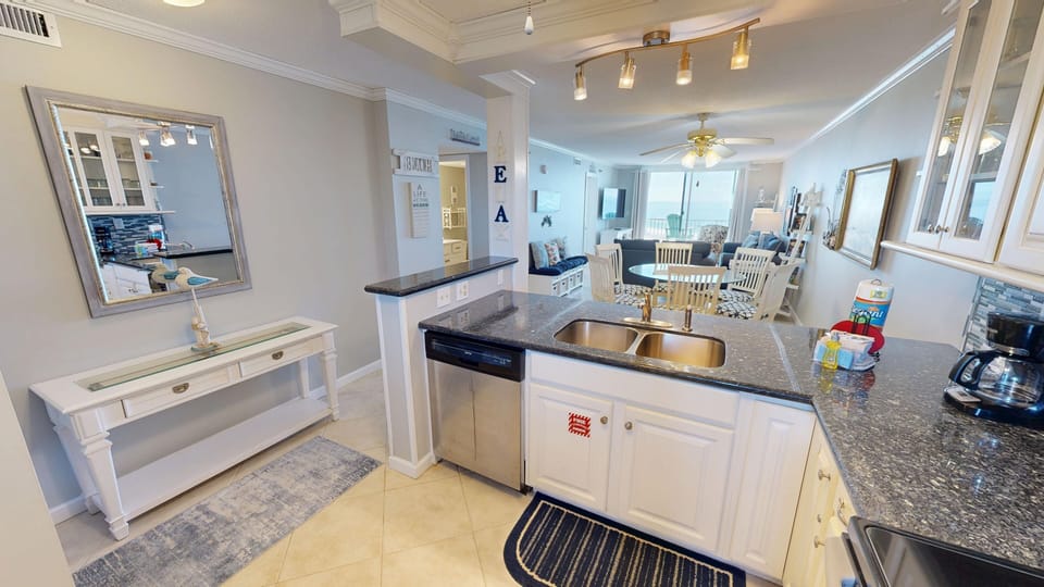 Condo, 2 Bedrooms | Private kitchen | Fridge, oven, stovetop, coffee/tea maker