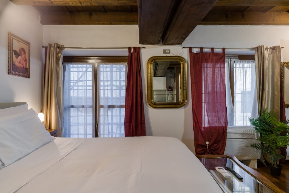 City Apartment | 1 bedroom, iron/ironing board, WiFi (free), individually decorated