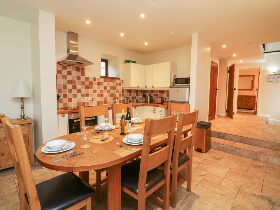Cottage | Private kitchen | Fridge, microwave, dishwasher, electric kettle