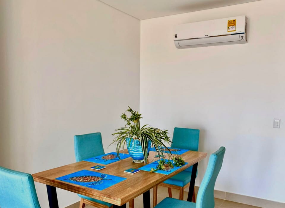 Basic Apartment | Dining room