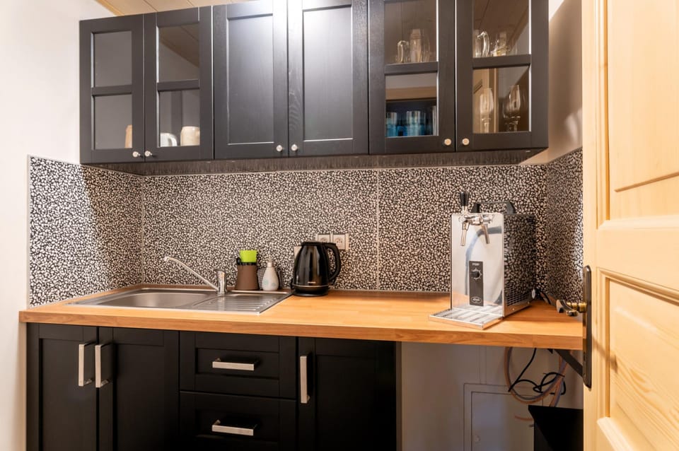 House | 5 bedrooms, WiFi