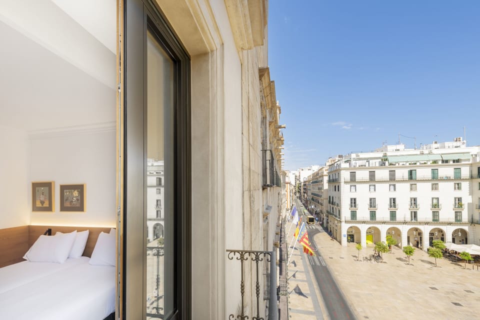 Down comforters, minibar, in-room safe, desk