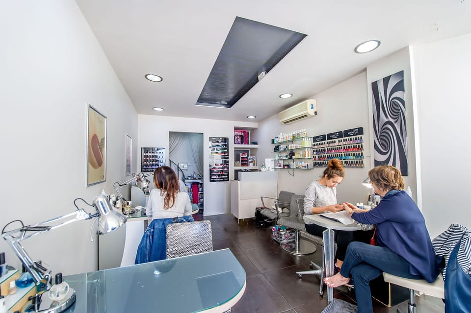 Hair salon