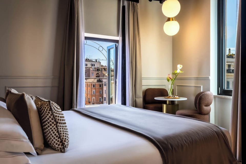 Executive Double Room, 1 King Bed, Balcony, City View | Premium bedding, down comforters, in-room safe, desk