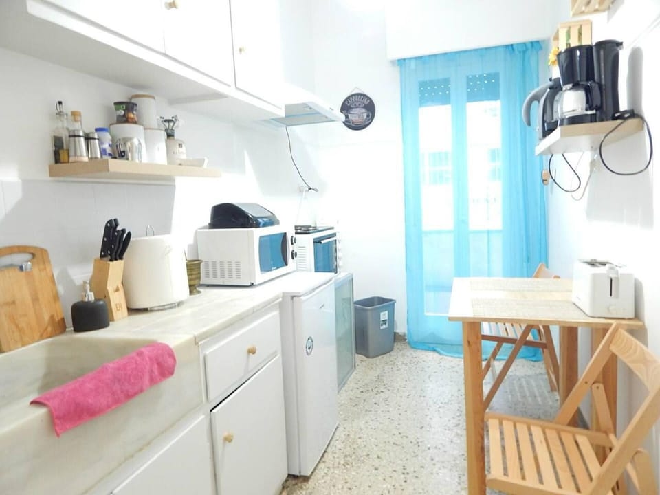Apartment | Private kitchen | Fridge, microwave, oven, stovetop