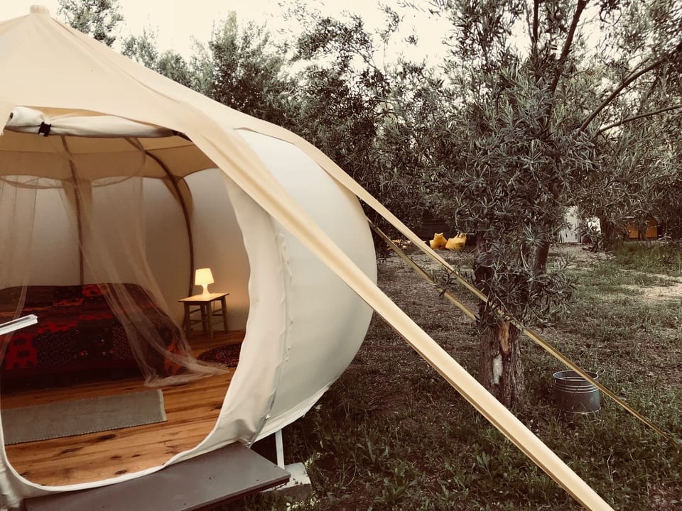 Deluxe Tent | Free WiFi, bed sheets