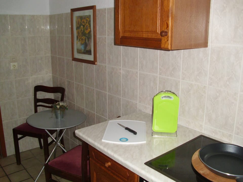 Apartment, 2 Bedrooms, Garden View | Interior