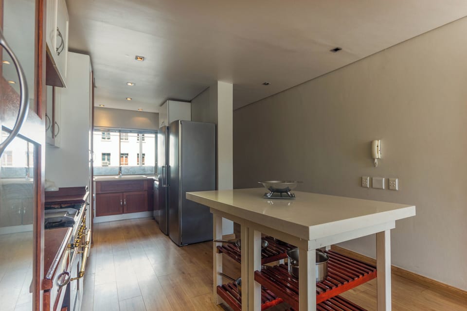 Apartment, 3 Bedrooms, Balcony, City View | Interior