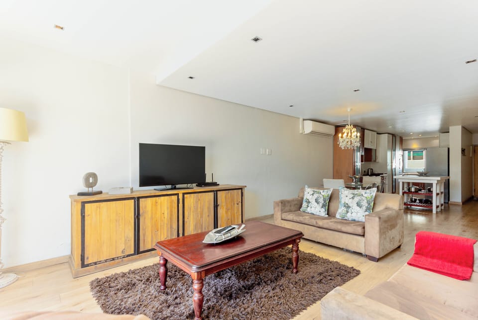 Apartment, 3 Bedrooms, Balcony, City View | Room amenity