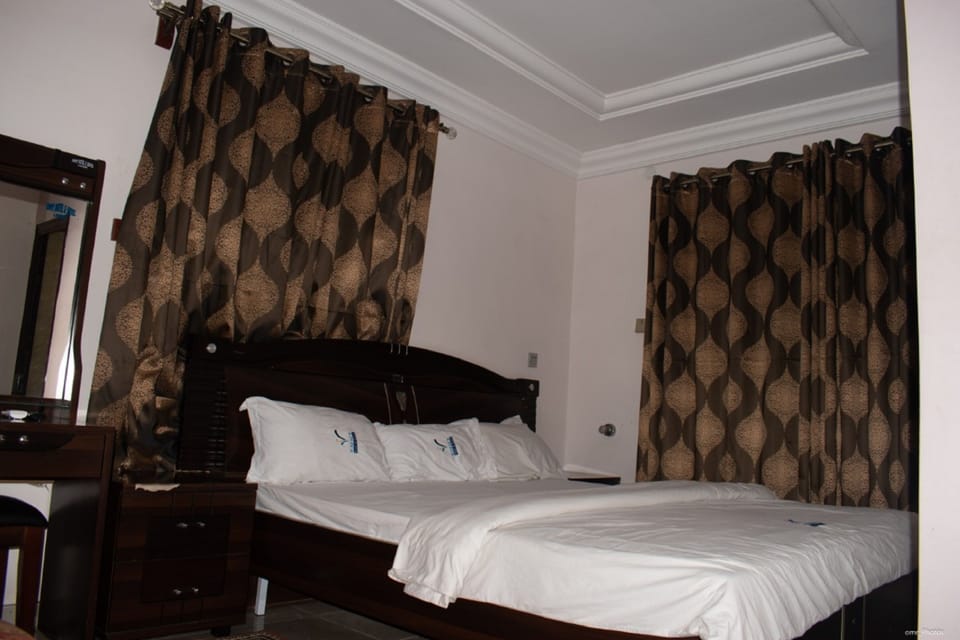 Deluxe Room | Egyptian cotton sheets, premium bedding, down comforters