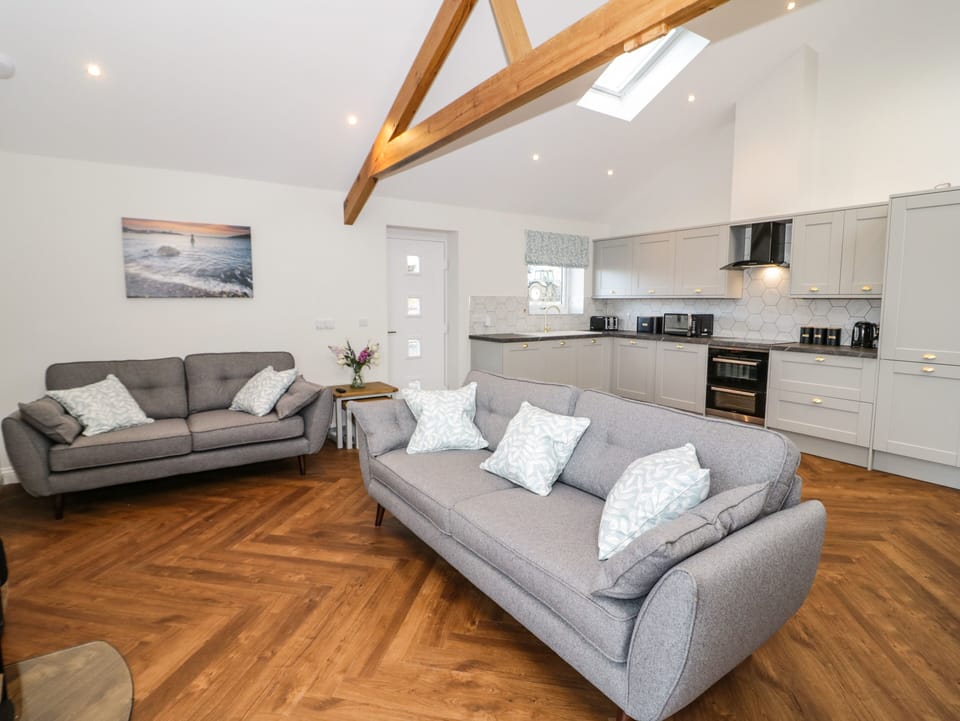 Cottage | Living room | TV, fireplace