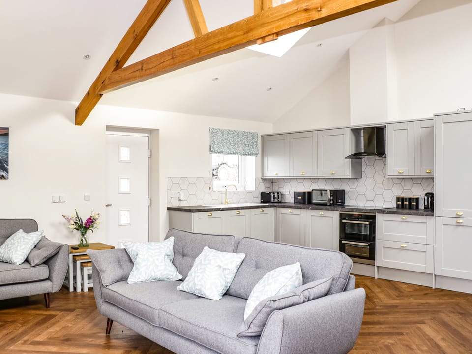 Cottage | Living room | TV, fireplace