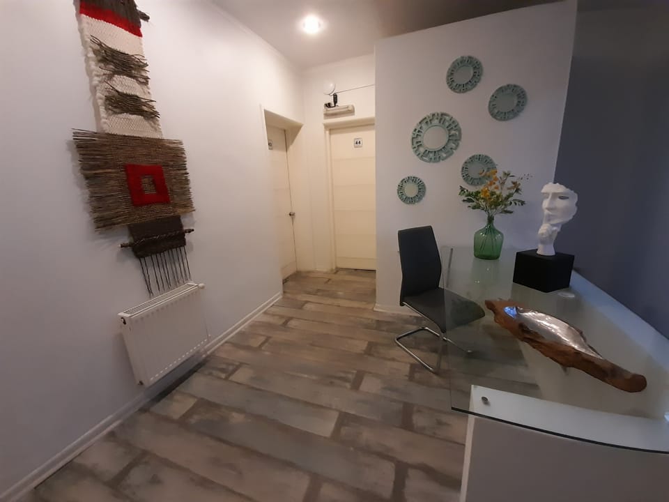 Comfort Double Room, 1 Bedroom, Non Smoking | Living area | 32-inch LCD TV with cable channels, TV