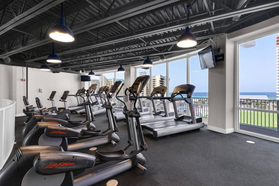 Laketown Wharf 910 Apartment in Panama City Beach