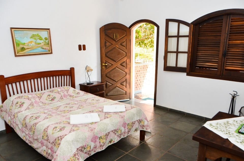 Classic Room | Minibar, desk, free WiFi, bed sheets