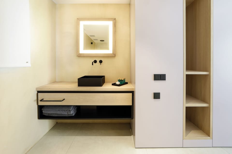 Superior Suite, Hot Tub | Bathroom | Hair dryer, towels