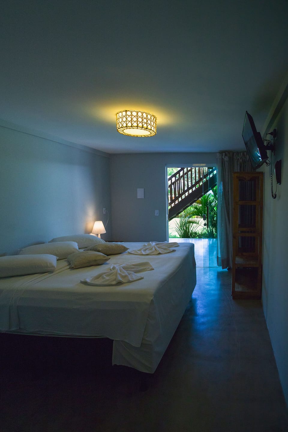 Premium Room, 6 Bedrooms, Ocean View, Ground Floor | Minibar, bed sheets
