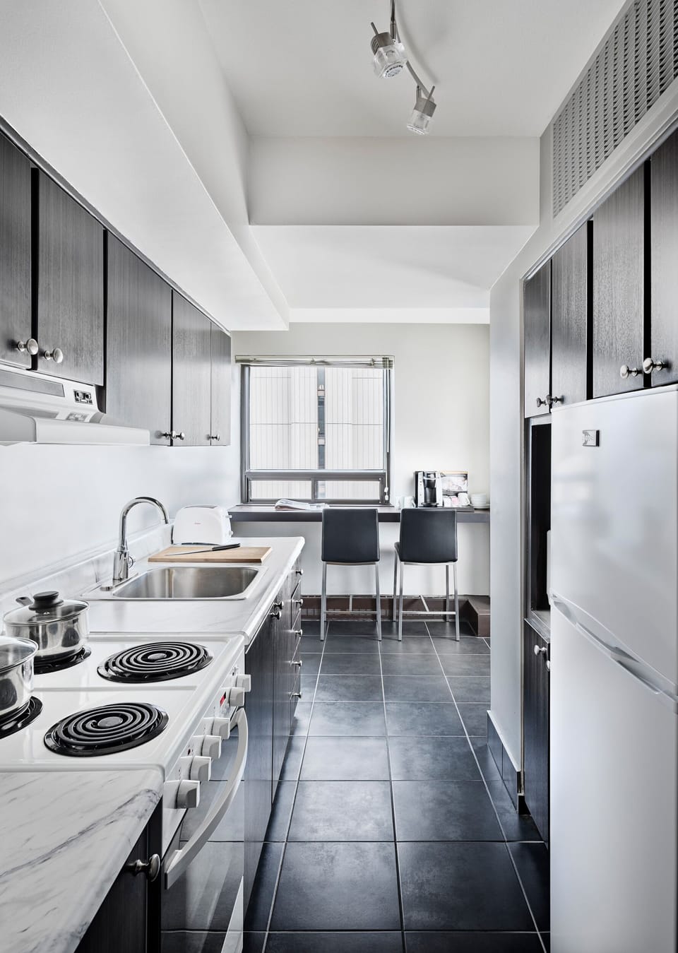 One Bedroom Suite 2 Queen Bed | Private kitchen | Full-size fridge, microwave, oven, stovetop