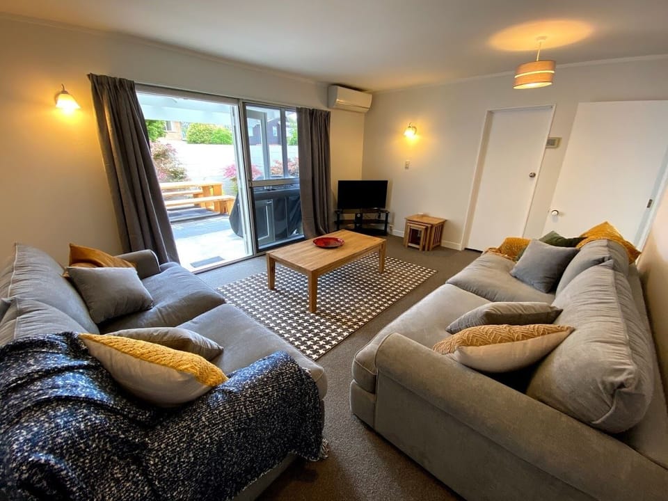 Family House | Living room | TV