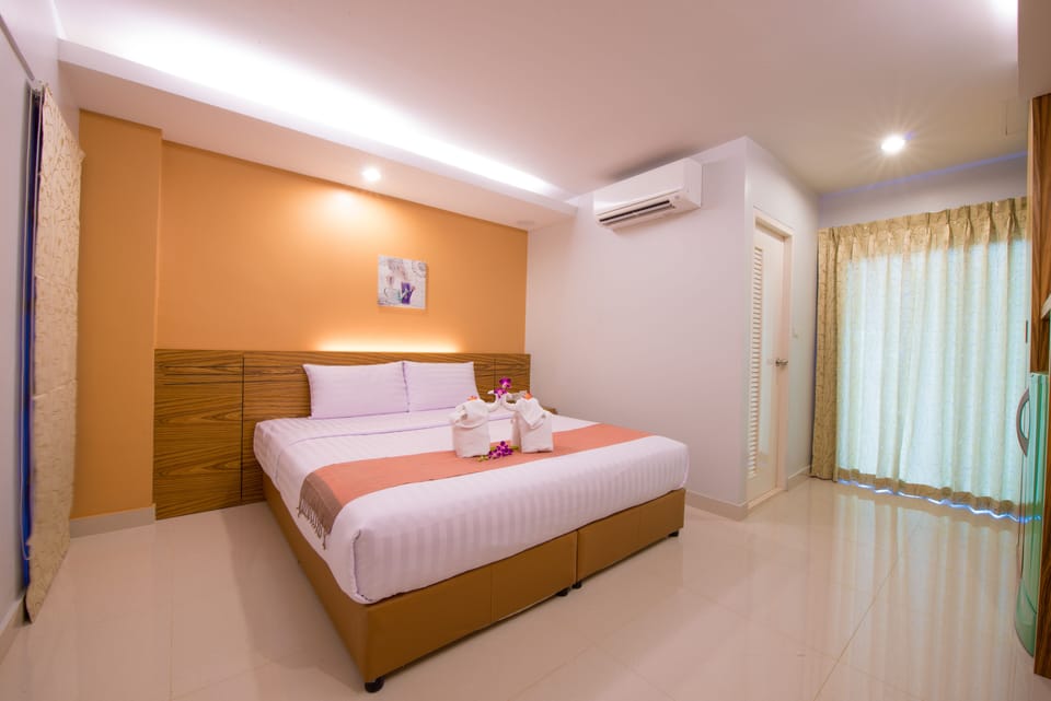 Deluxe Double Room | Premium bedding, in-room safe, desk, free WiFi