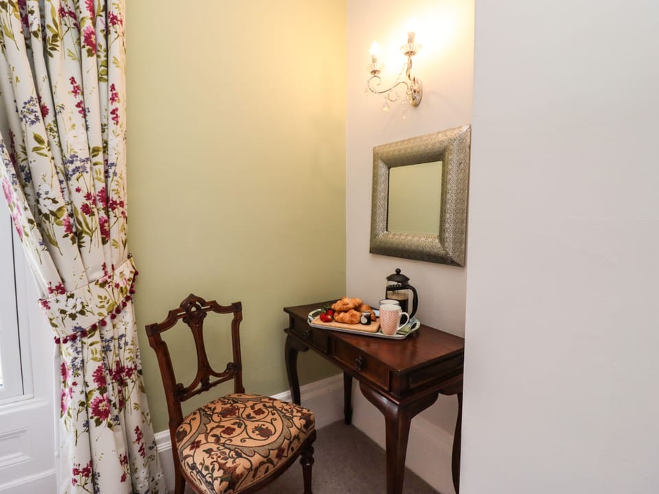 Cottage | Interior