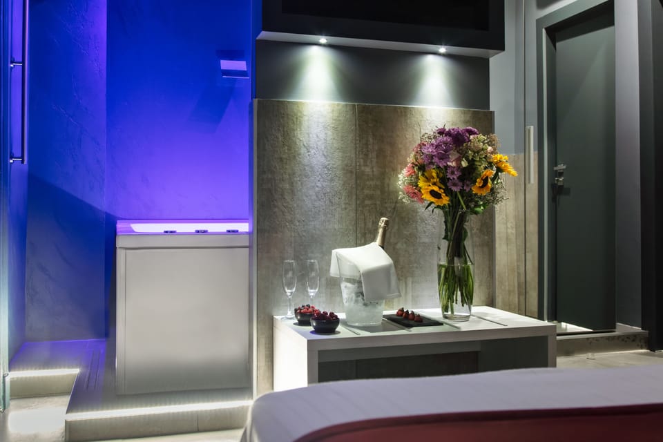 Deluxe Room, Non Smoking, City View | Egyptian cotton sheets, premium bedding, memory foam beds, minibar