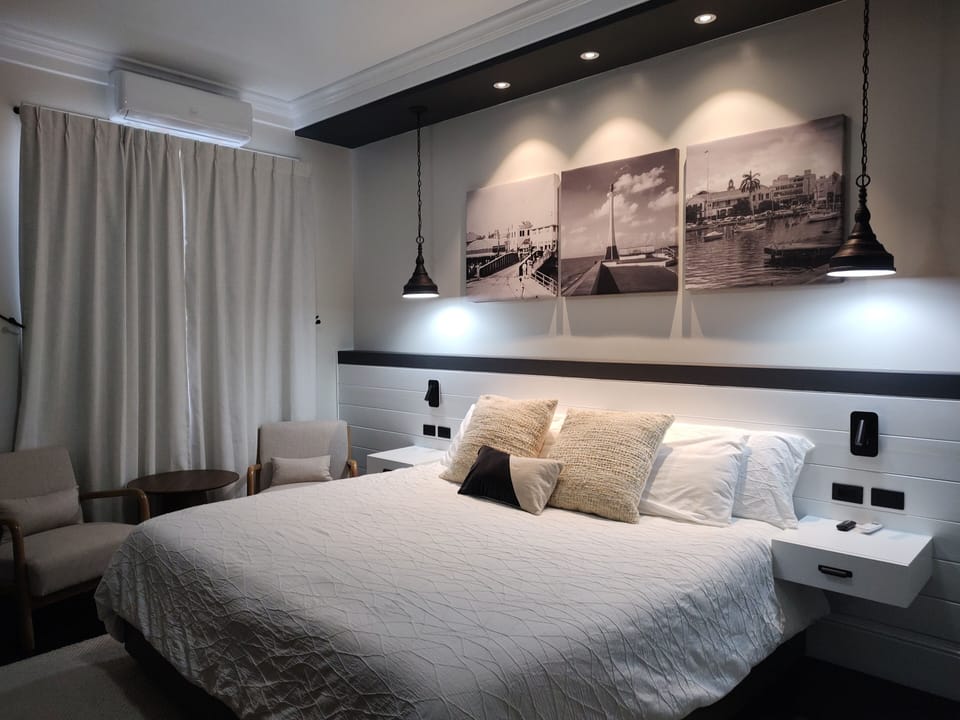 Superior Room, 1 King Bed, Balcony | Hypo-allergenic bedding, down comforters, in-room safe