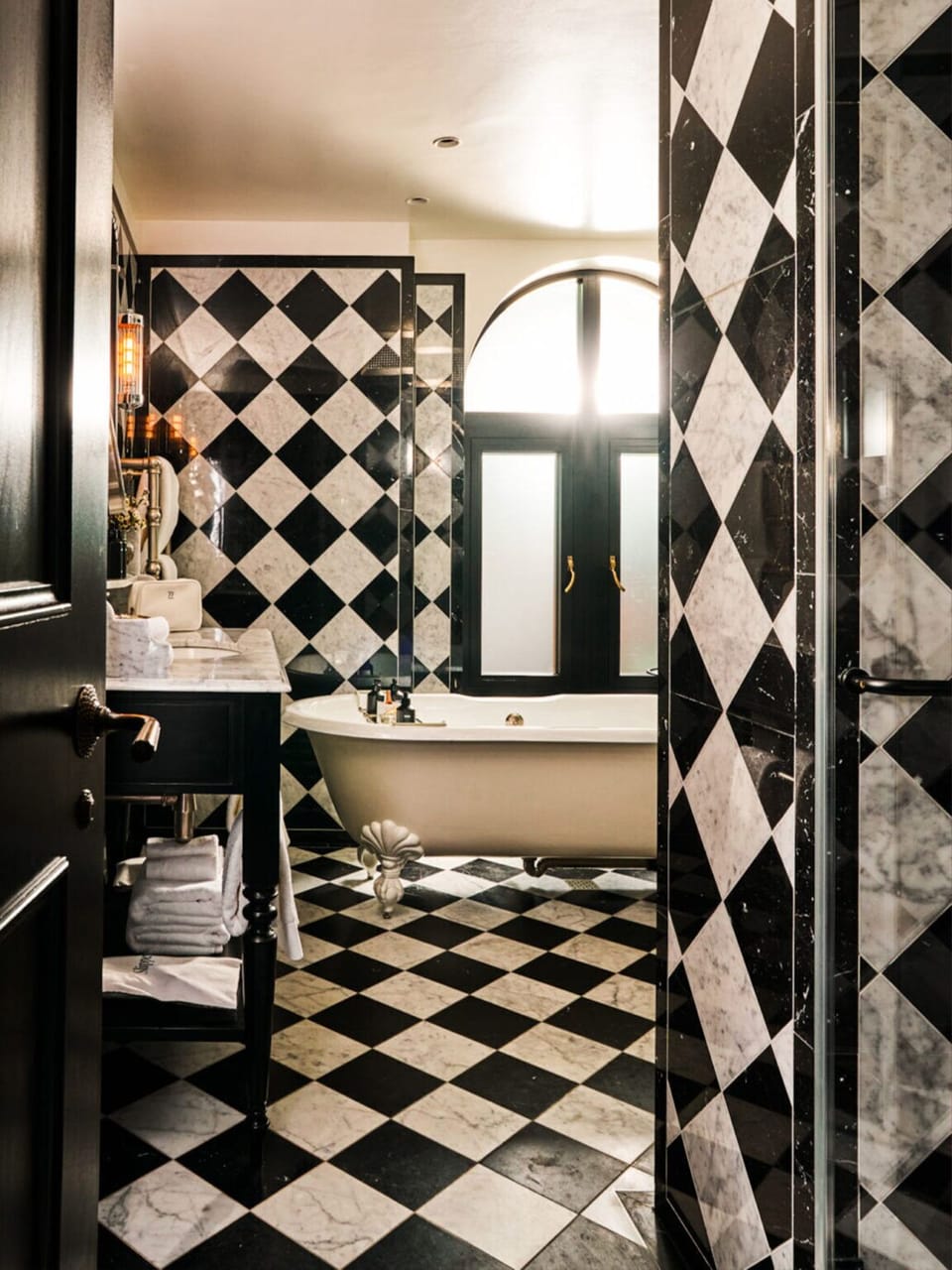Suite (Terrace) | Bathroom | Free toiletries, hair dryer, bathrobes, towels