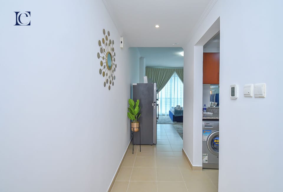 Studio | Living area | 41-inch Smart TV with cable channels, TV
