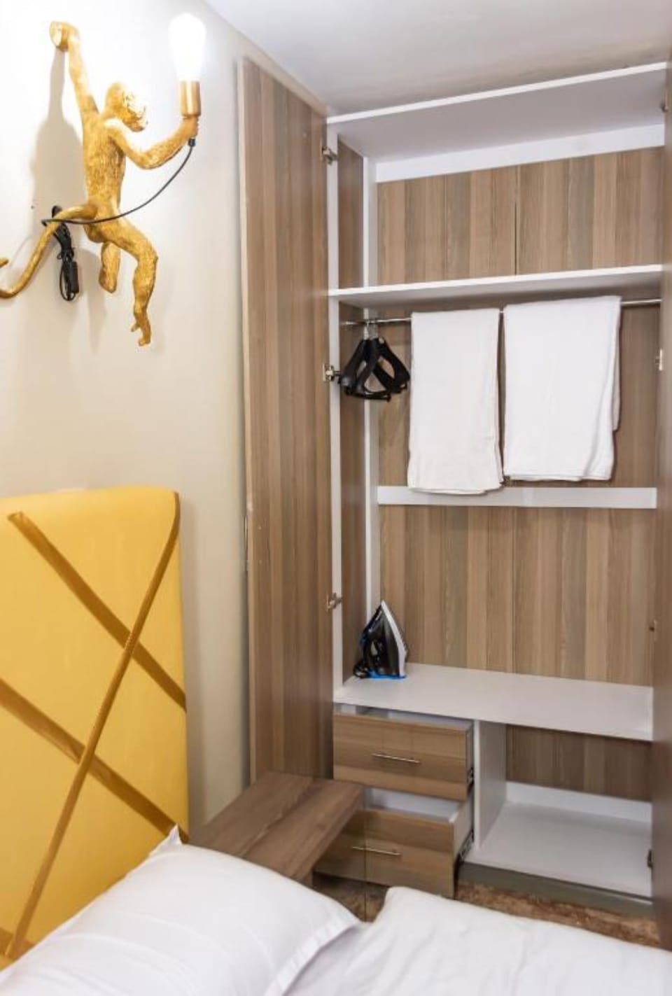 Apartment, 1 Bedroom | 1 bedroom, bed sheets