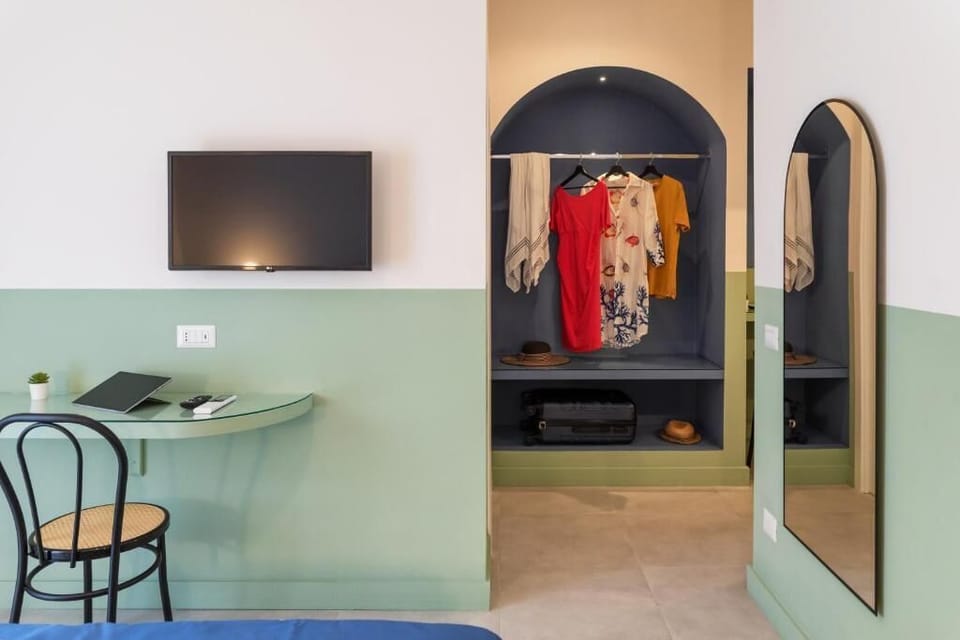 Deluxe Double or Twin Room, 1 Bedroom | Soundproofing, WiFi (free), bed sheets