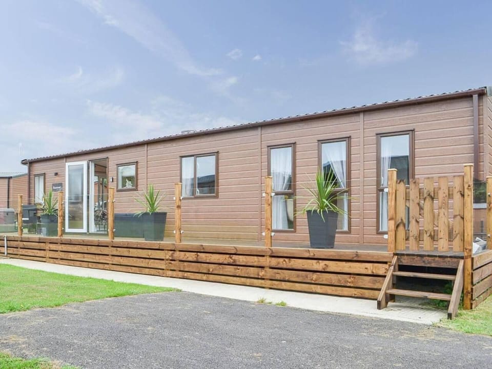 Cabin | Exterior
