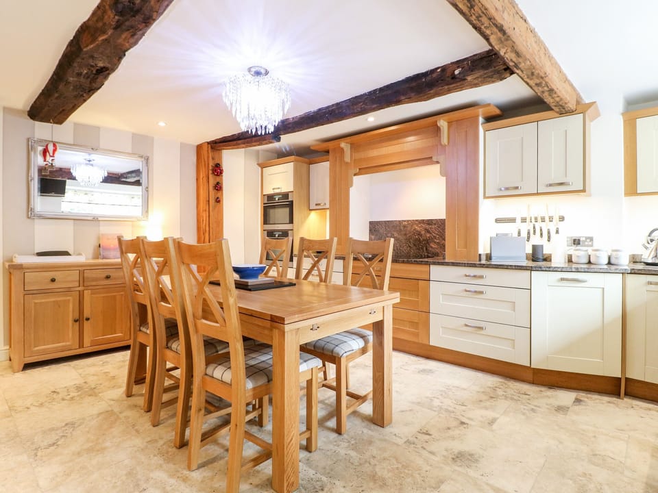 Cottage | Interior