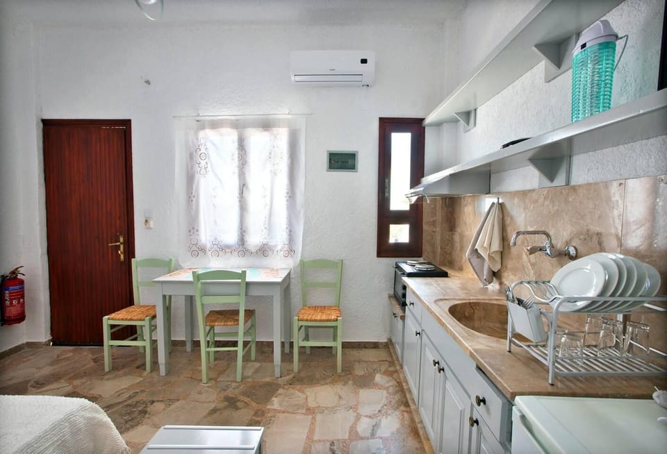 Apartment | Private kitchen | Fridge, oven, electric kettle, toaster