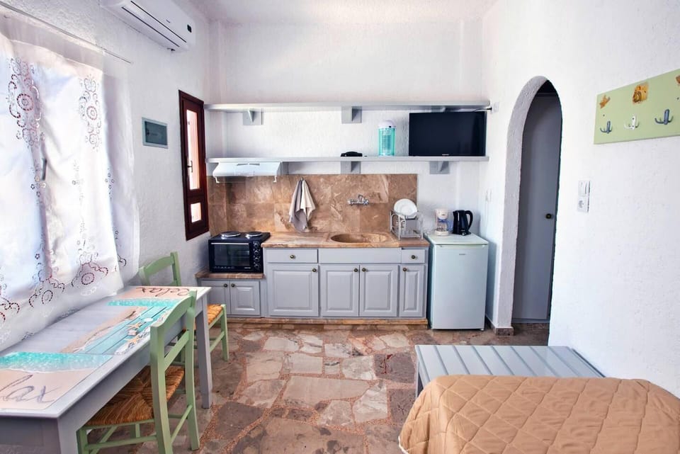 Apartment | Private kitchen | Fridge, oven, electric kettle, toaster