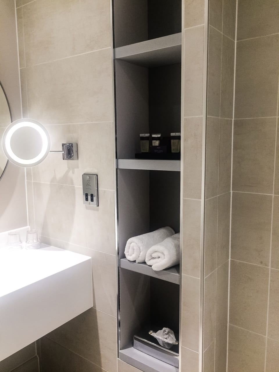 Family Suite, 1 Bedroom | Bathroom | Eco-friendly toiletries, hair dryer, towels, shampoo