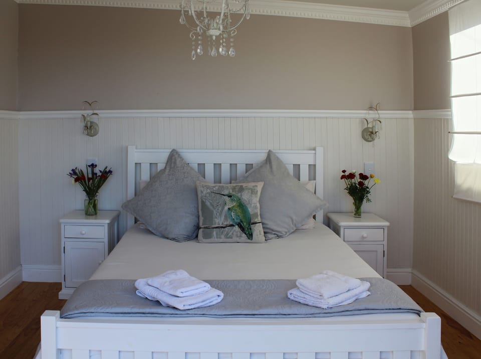 Family Suite | Premium bedding, in-room safe, individually decorated, desk