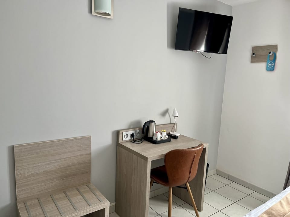 Standard Double Room | Premium bedding, in-room safe, desk, blackout drapes