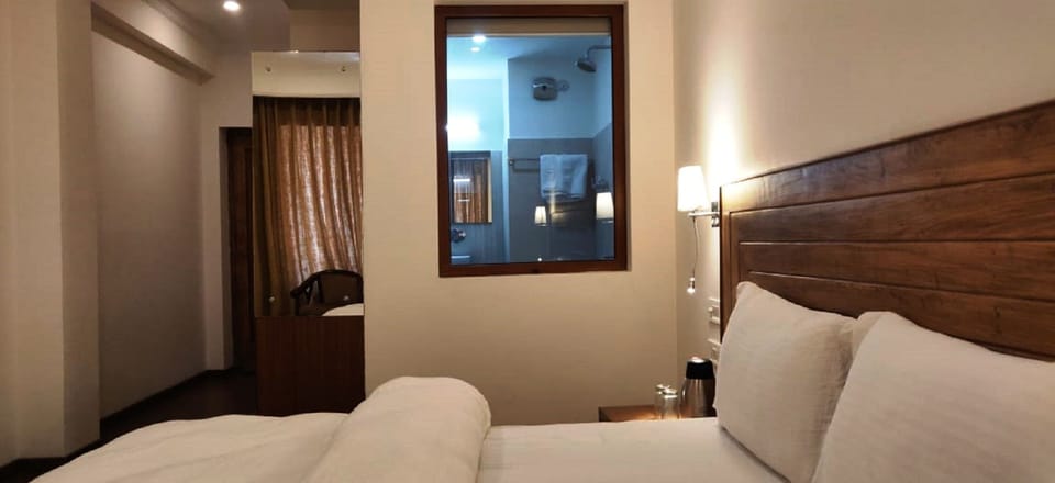Deluxe Double or Twin Room | WiFi (free), bed sheets