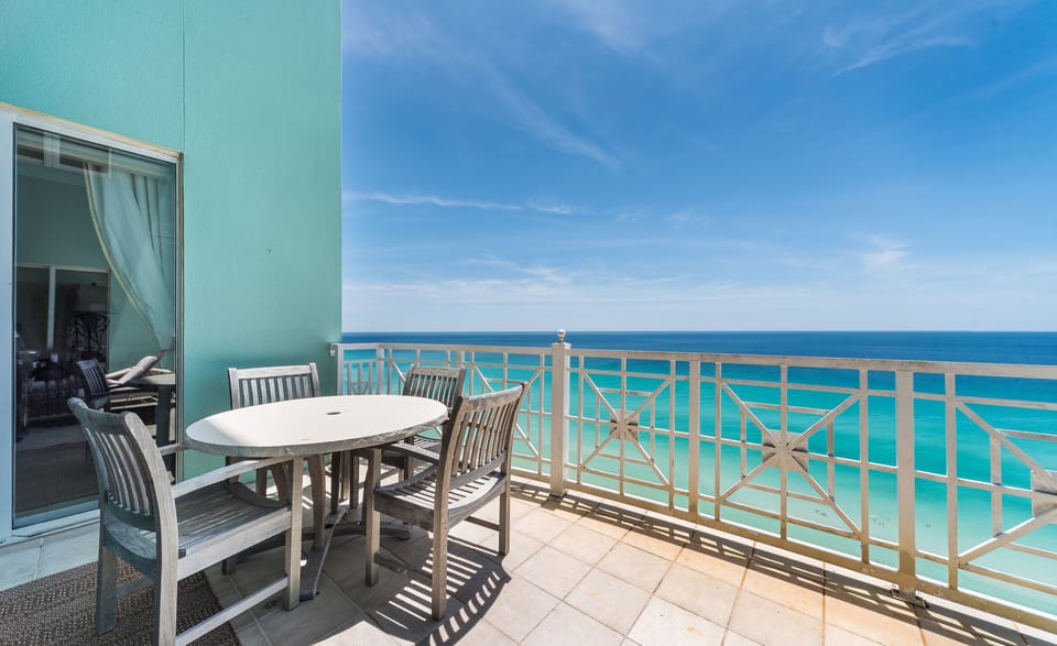 Condo, Multiple Beds, Balcony | Outdoor dining