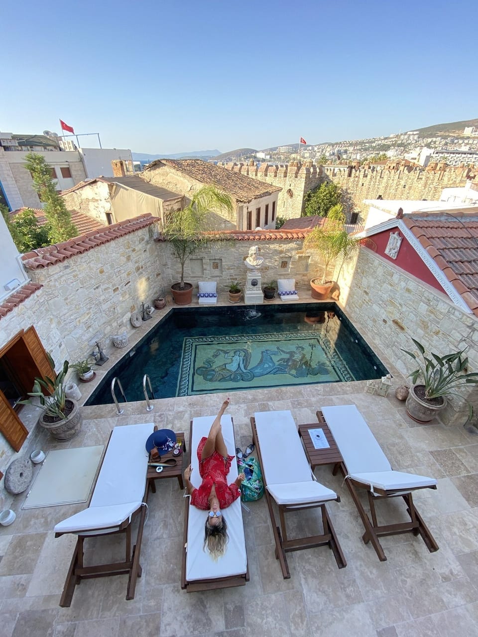 Seasonal outdoor pool, open 8:00 AM to 7:00 PM, sun loungers